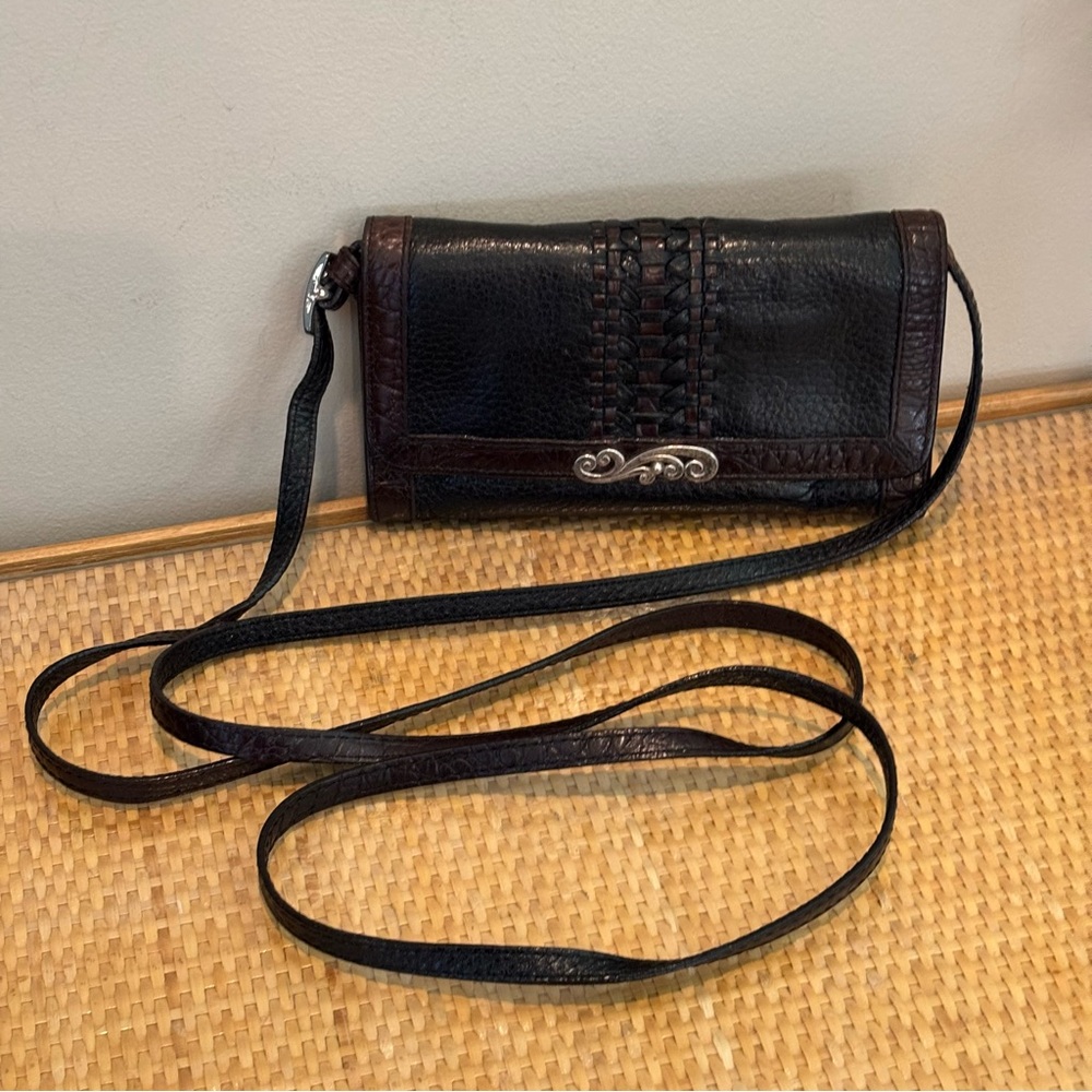 Vintage Brighton Leather Crossbody Wallet Purse in excellent used condition!!